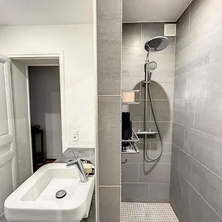 Apartment T2 Proche Gare Montparnasse - Invalides *